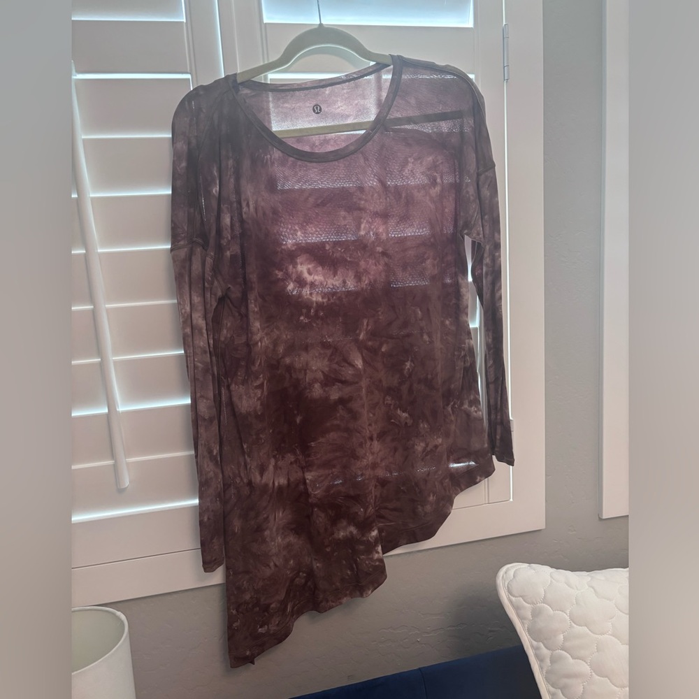 Lululemon brown burnout long sleeve, with side slit. Medium